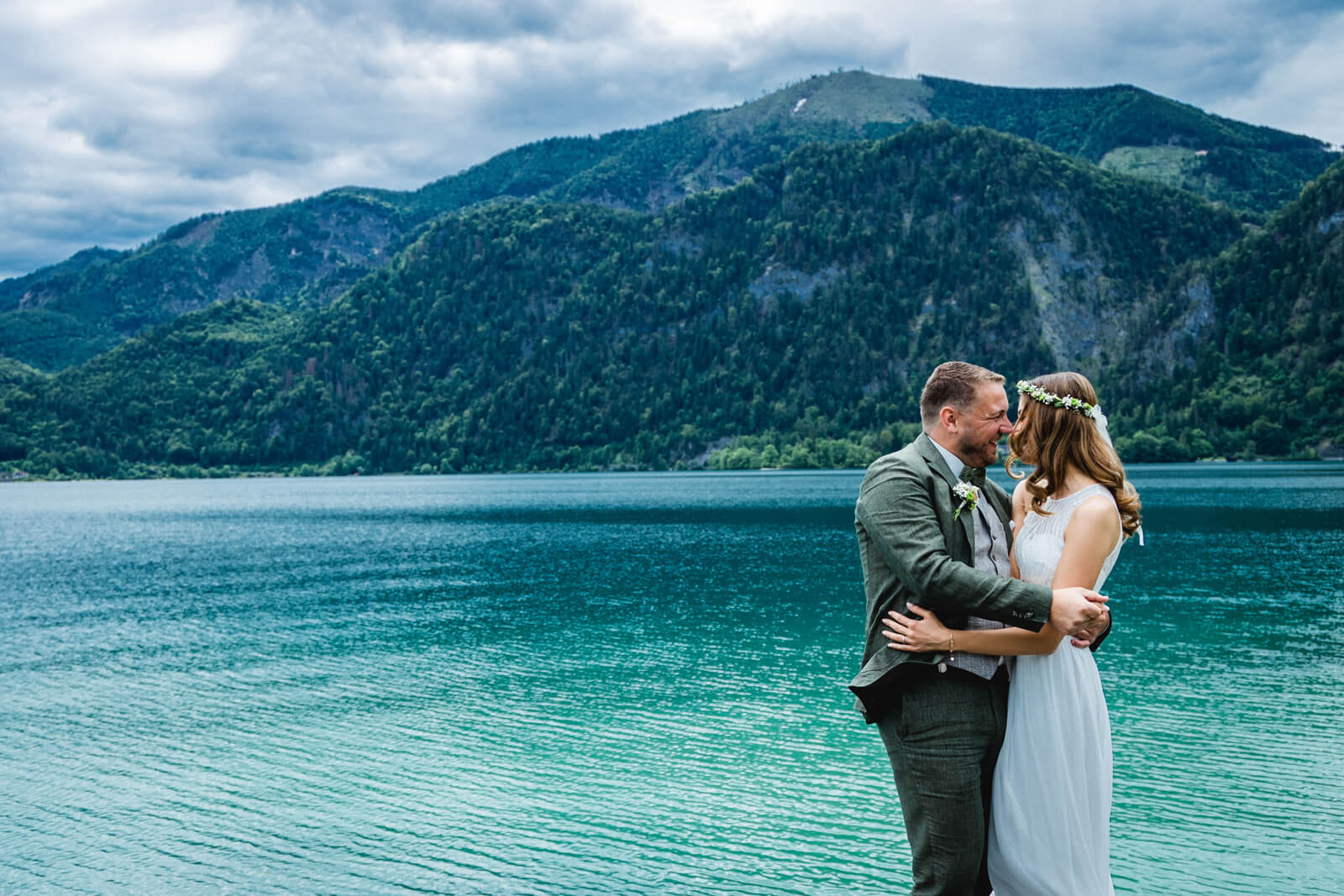 dHochzeit-Bildmeisterei-Trauung-Burgenland-Kirche-Brautpaar-Wedding-FotografHochzeit-Bildmeisterei-Trauung-Salzburg-Feldbauernhof-AtterseeJulia&Basti-15